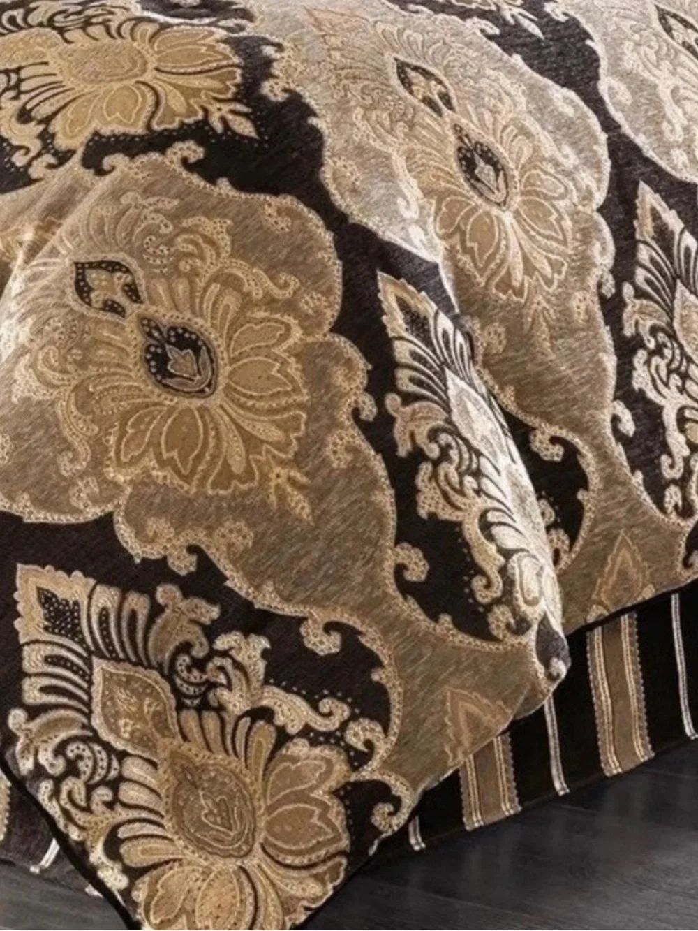 Bradshaw Black 4-Piece Comforter Set Damask By J Queen Sz Cal-King